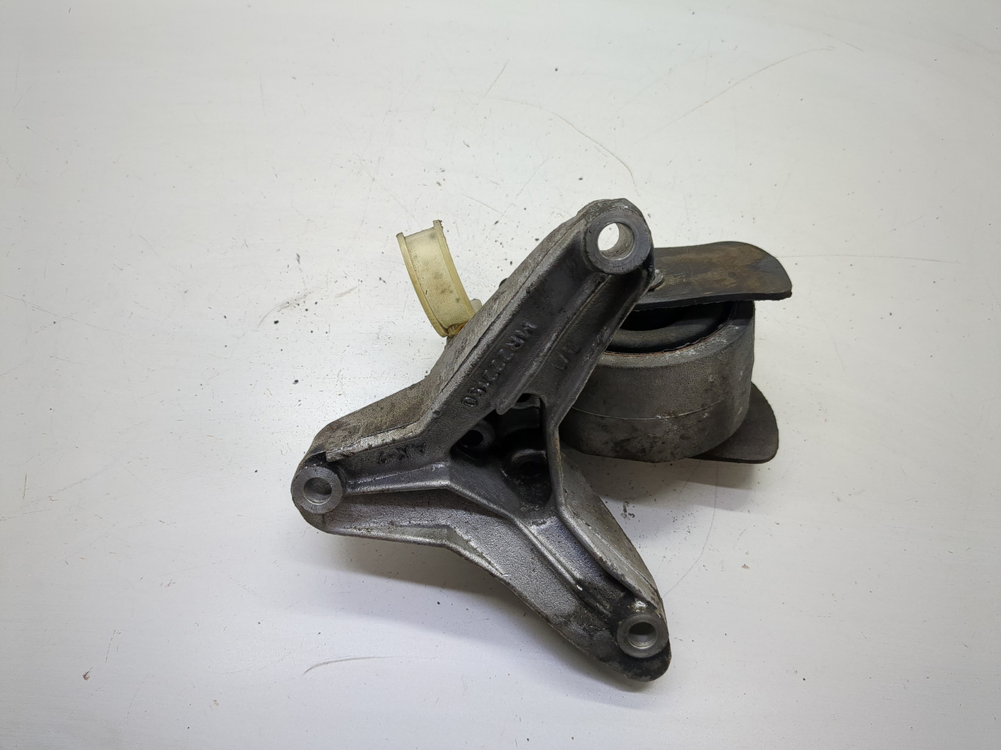 Опора двигателя