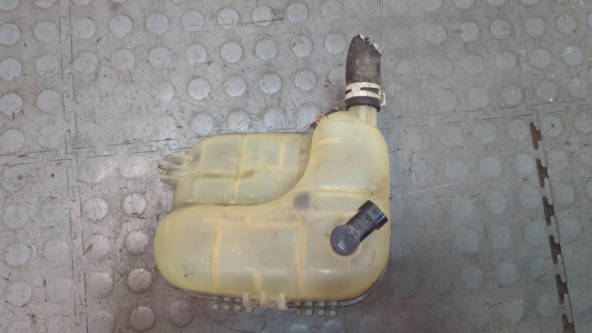 Бачок расширительный