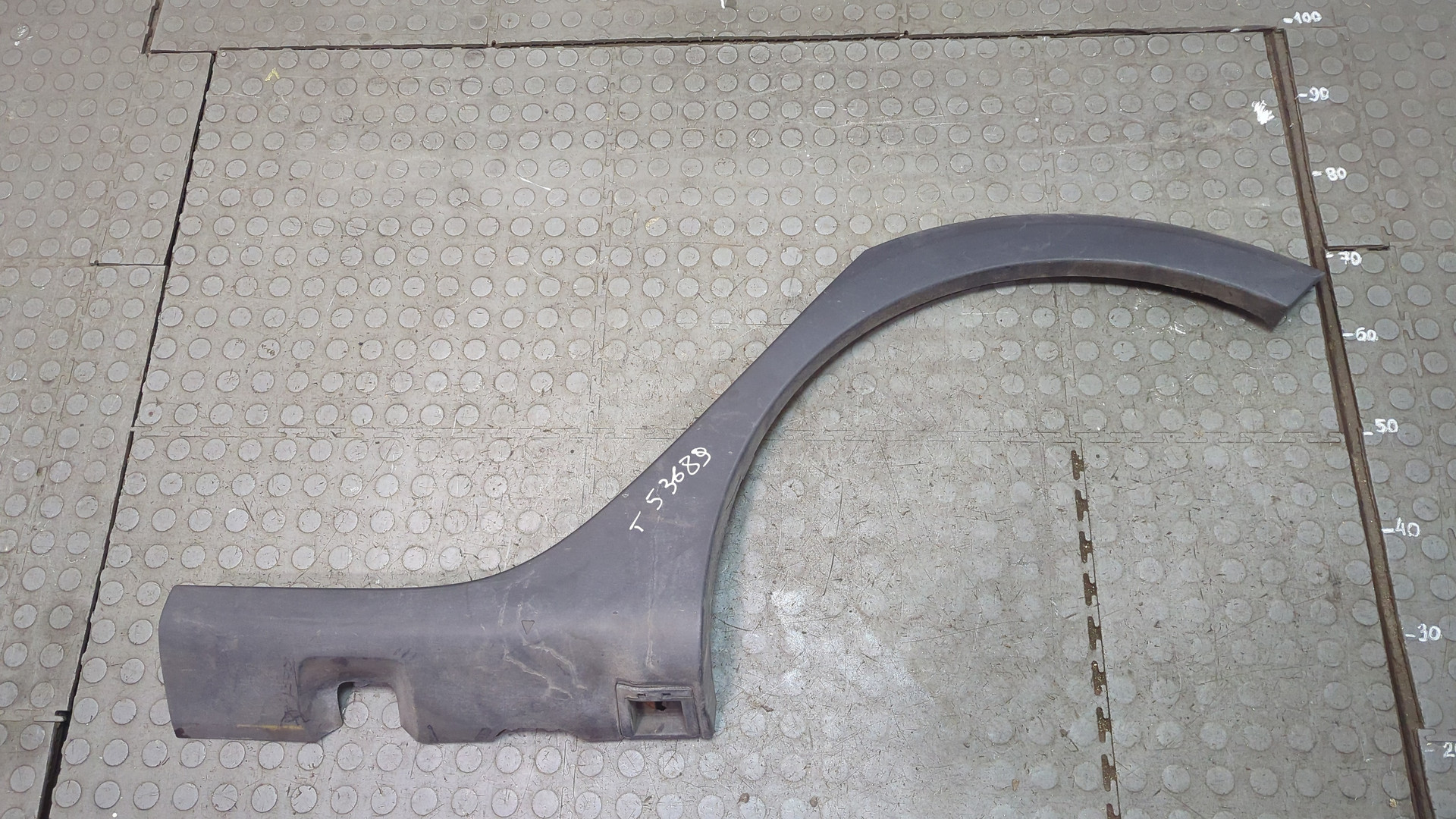 Накладка заднего крыла левого