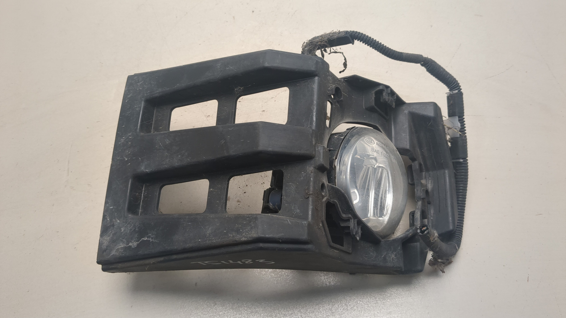 Фара противотуманная правая