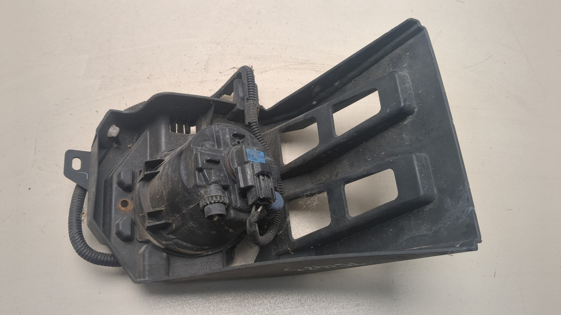 Фара противотуманная правая