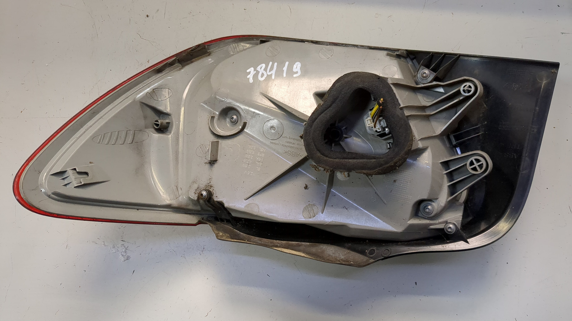 Фонарь задний левый