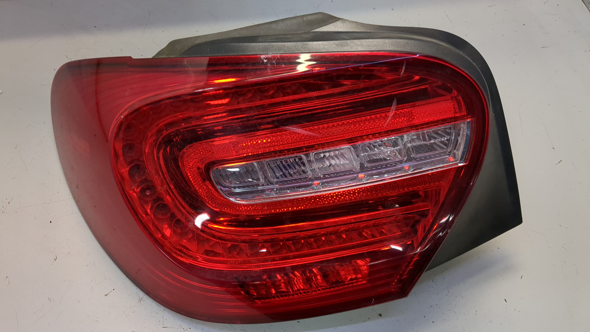 Фонарь задний левый