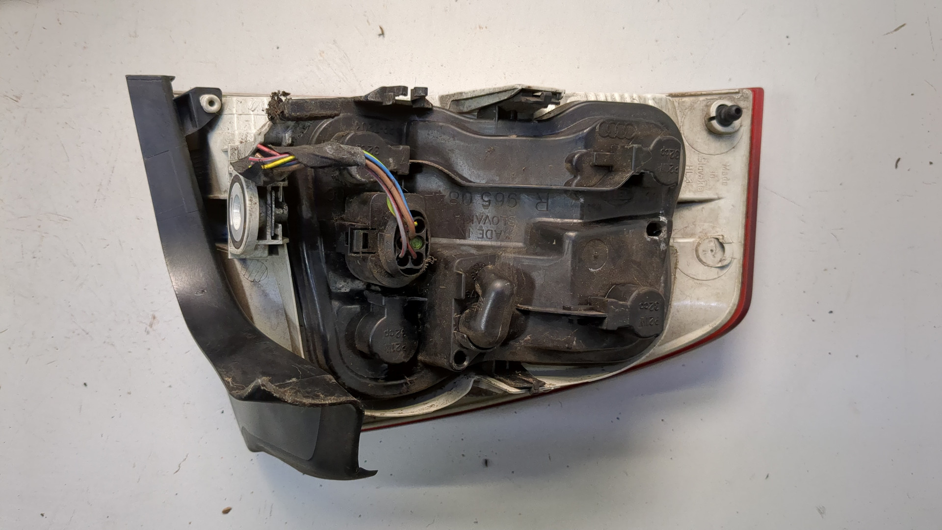 Фонарь задний правый