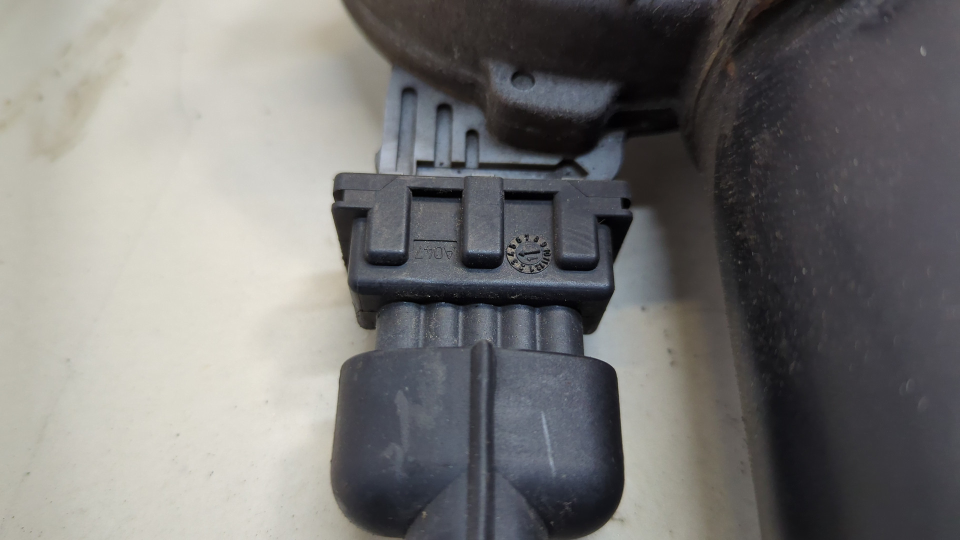 Моторчик стеклоочистителя передний