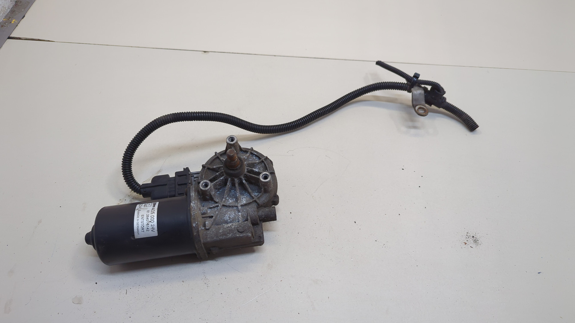 Моторчик стеклоочистителя передний