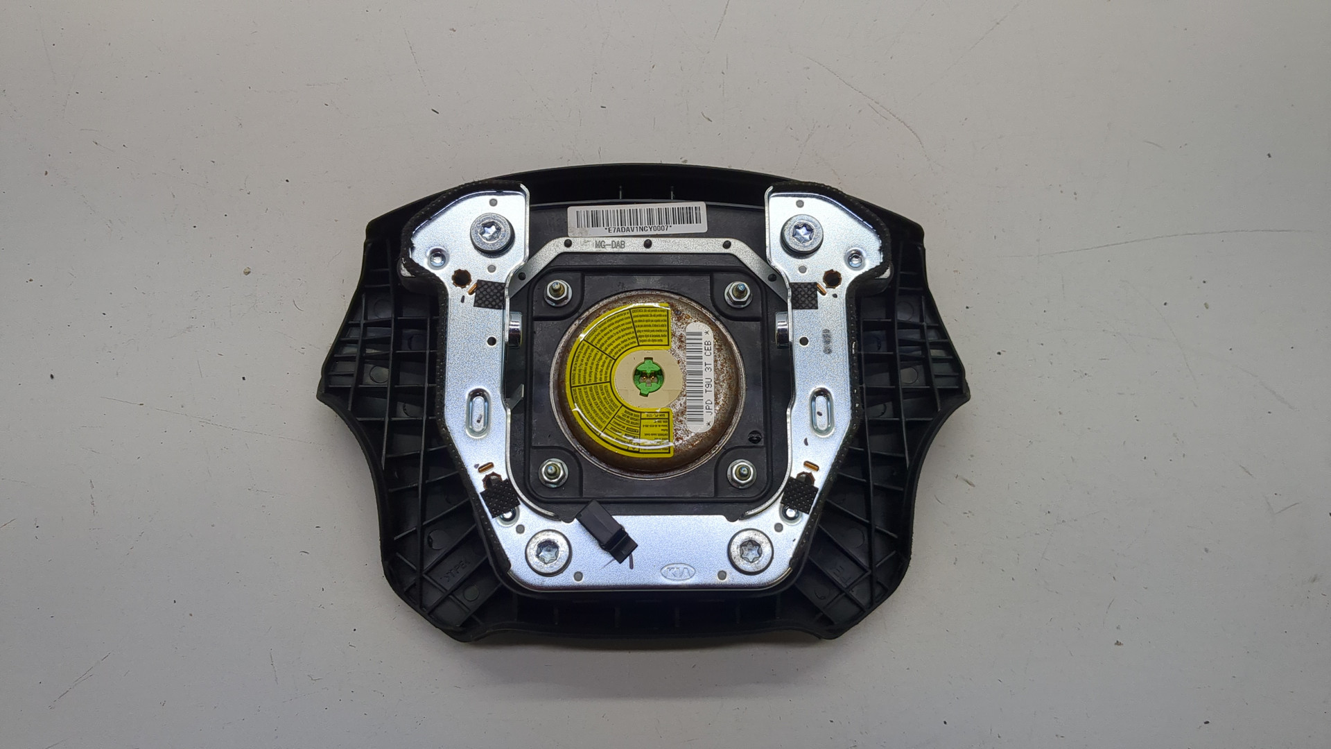 Подушка безопасности в рулевое колесо