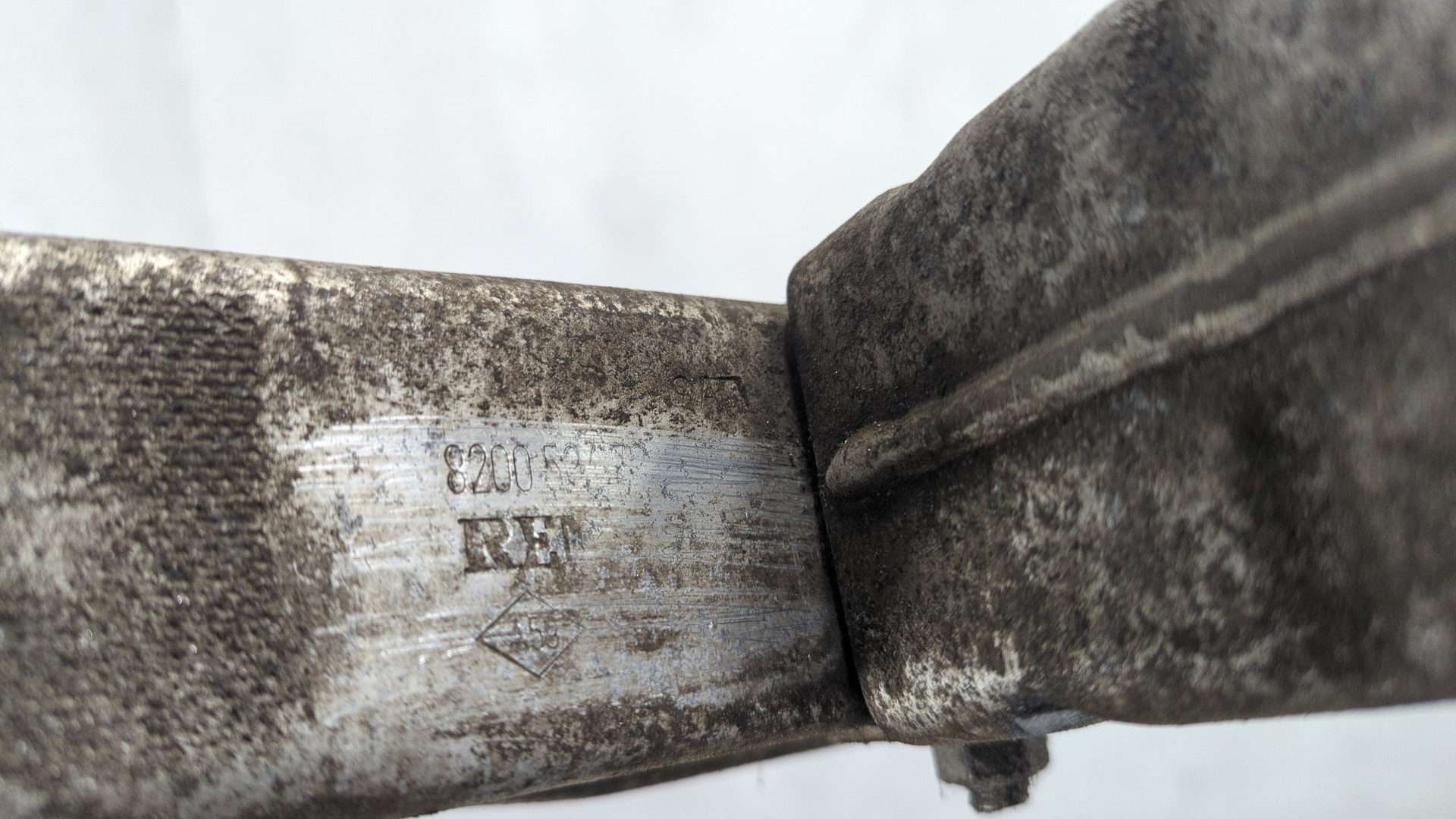 Усилитель переднего бампера