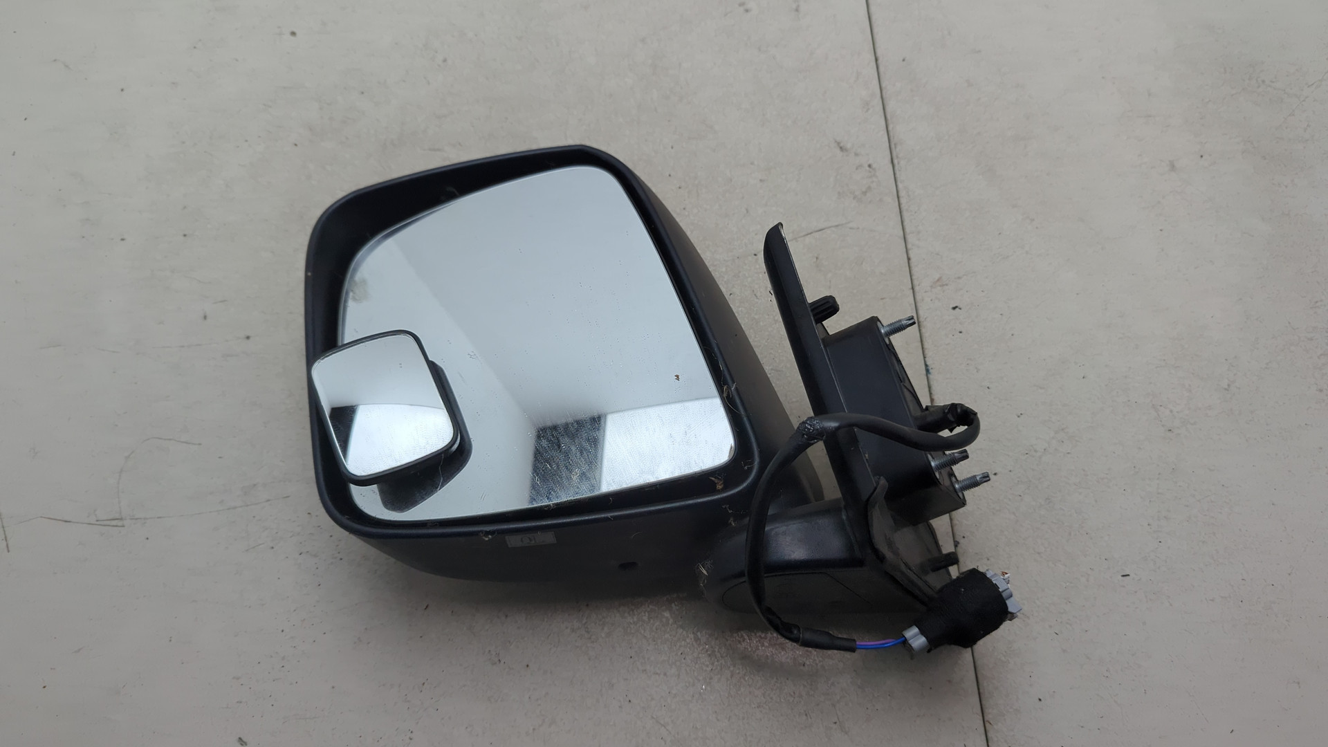 Зеркало левое электрическое