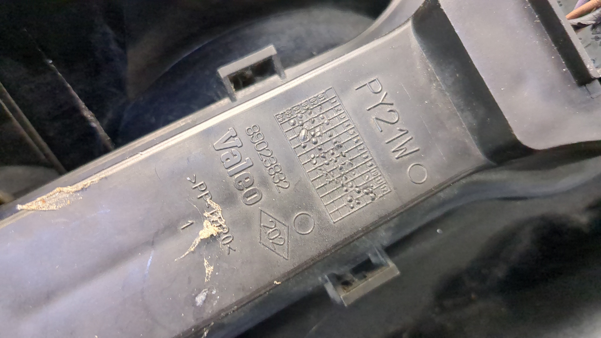 Фонарь задний правый