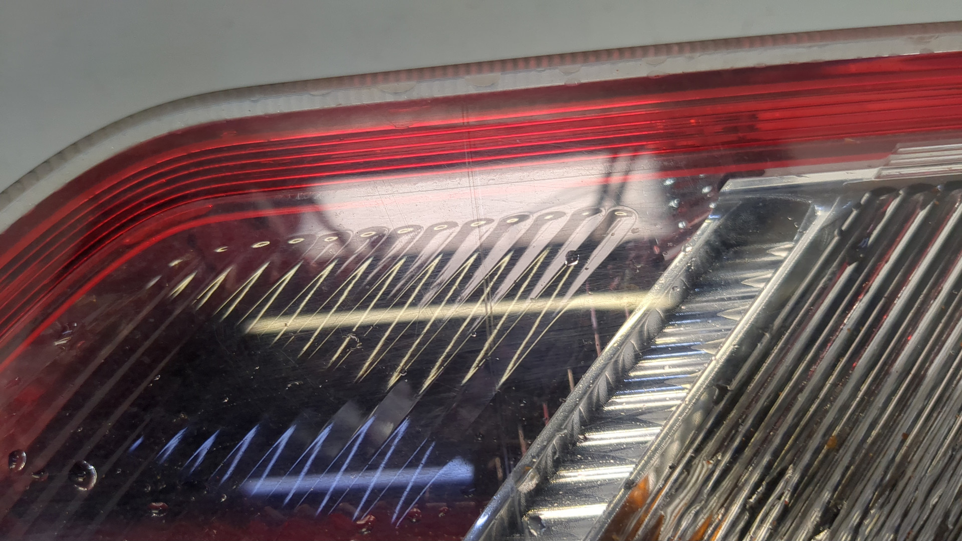 Фонарь задний левый