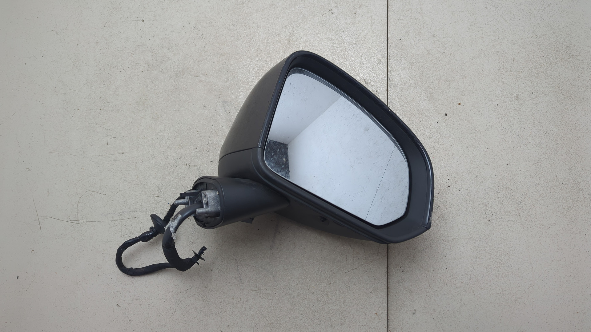 Зеркало правое электрическое