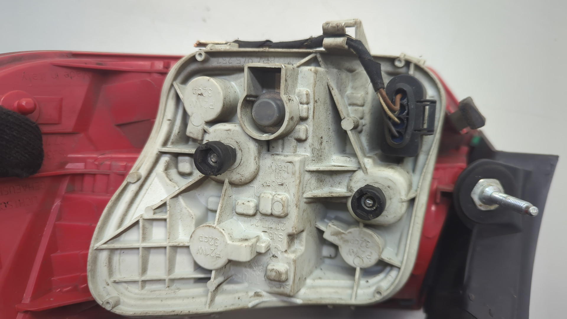 Фонарь задний левый