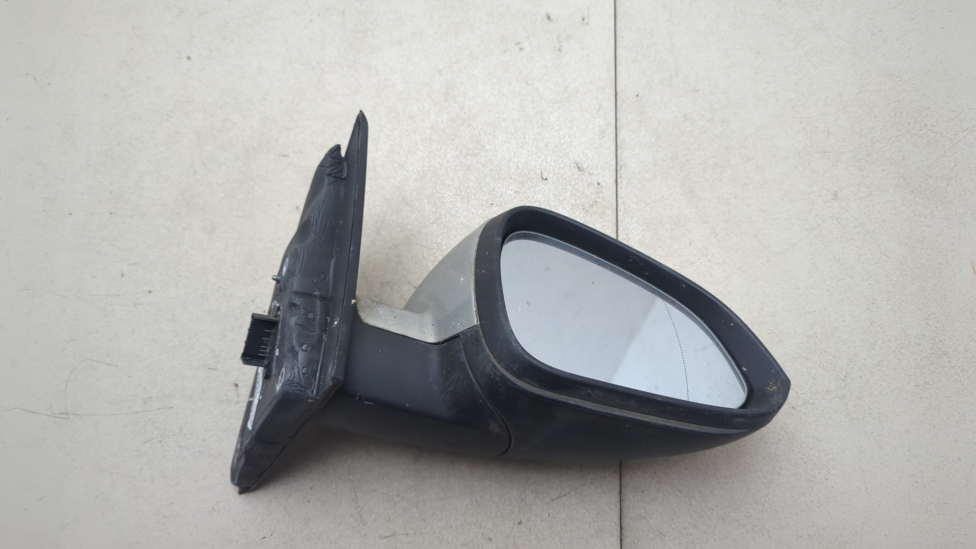 Зеркало правое электрическое