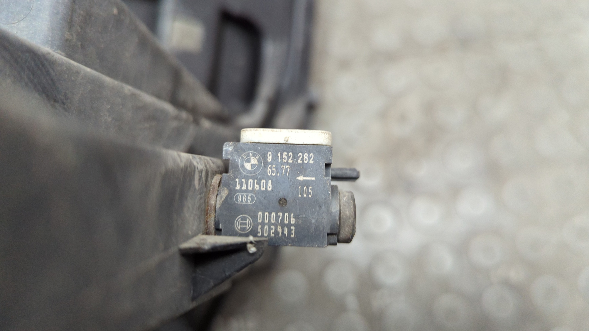 Кронштейн фар правый