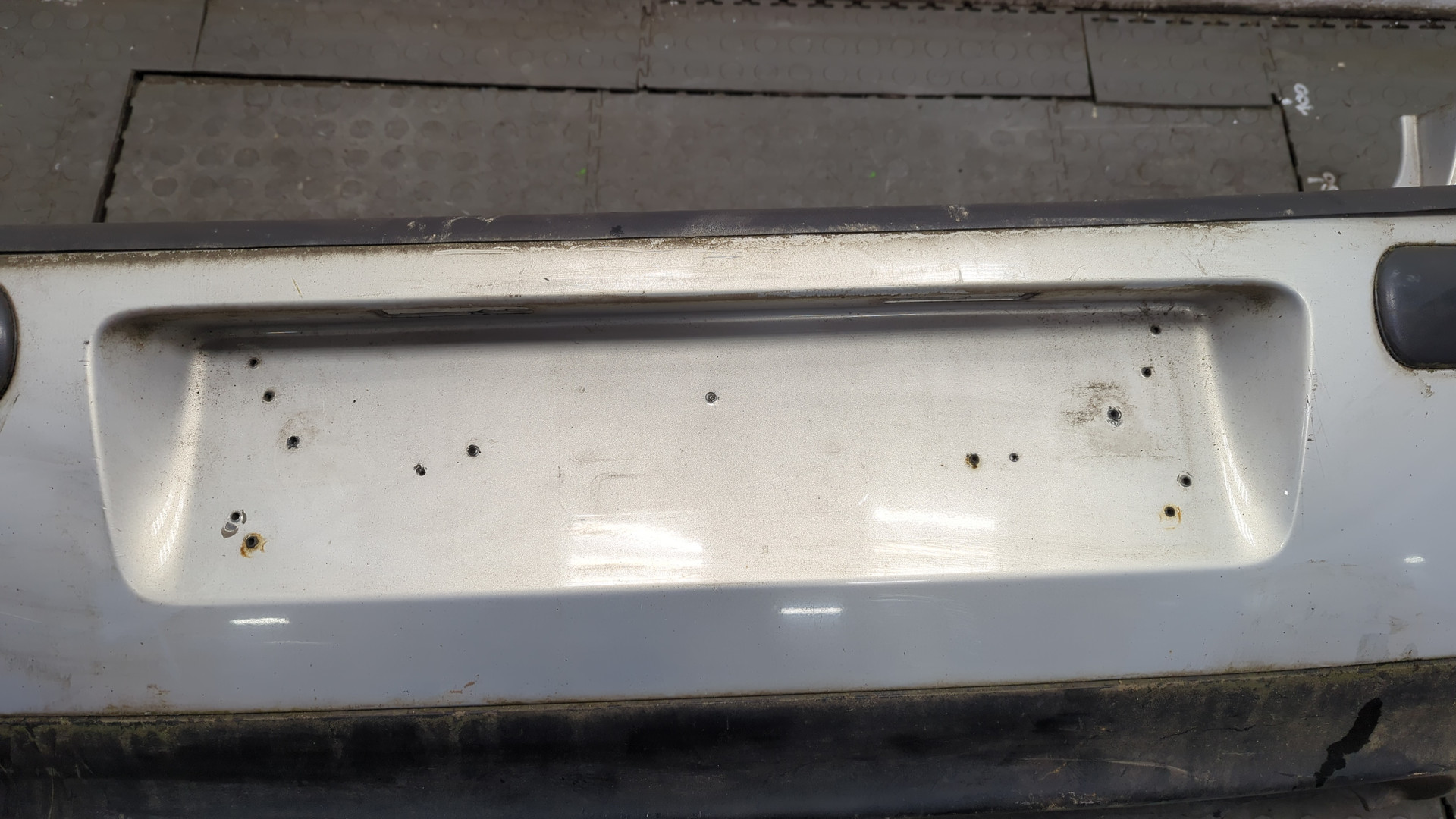 Бампер задний