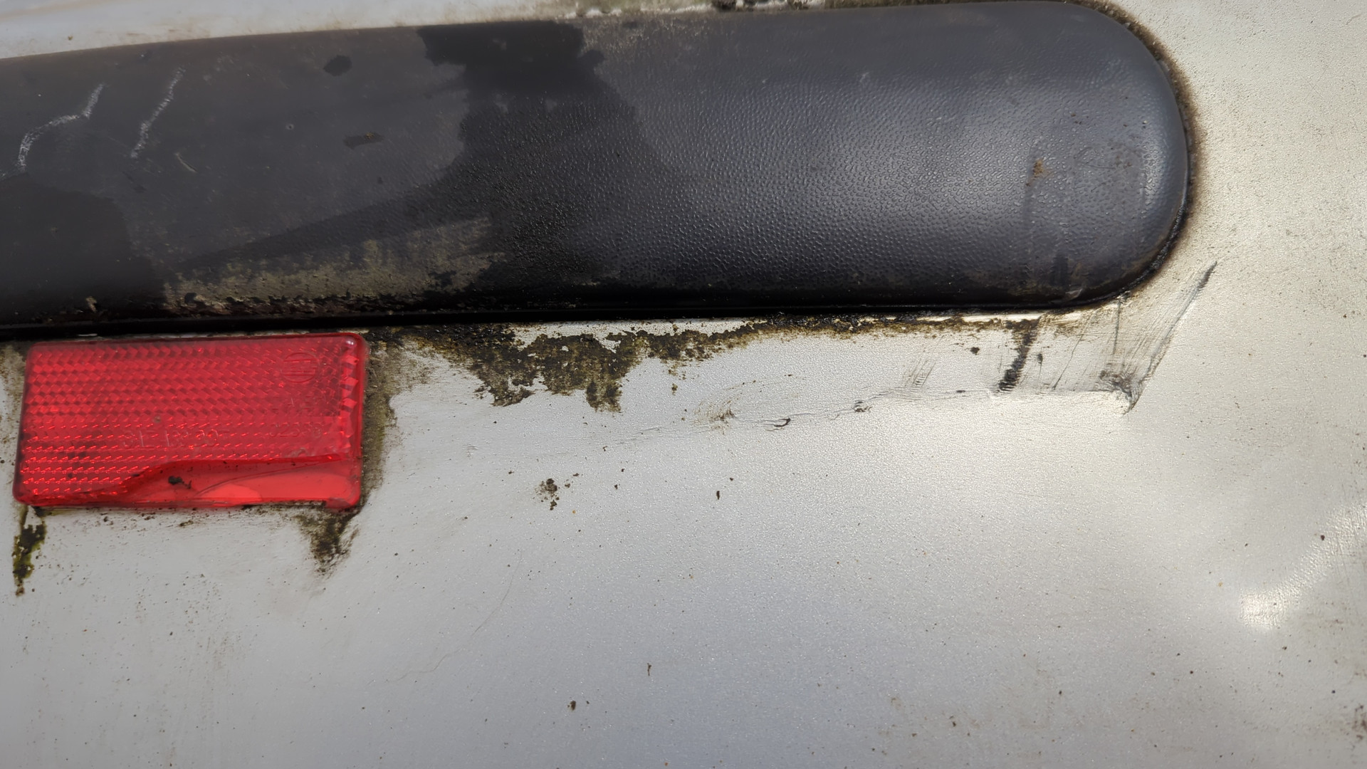 Бампер задний