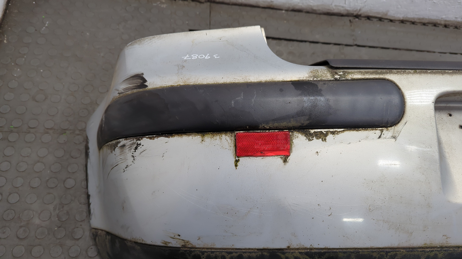 Бампер задний