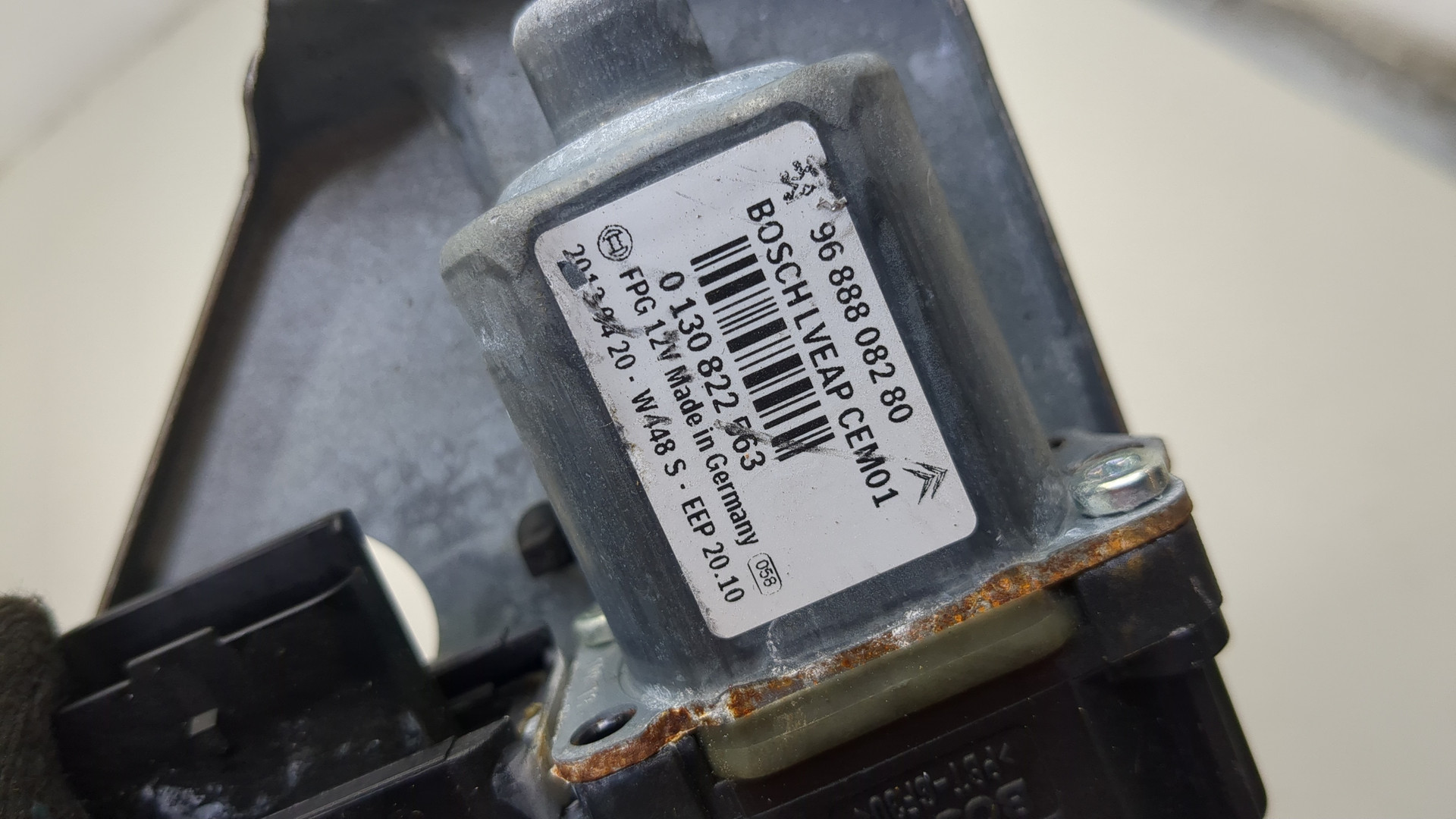 Стеклоподъемник электр. передний левый