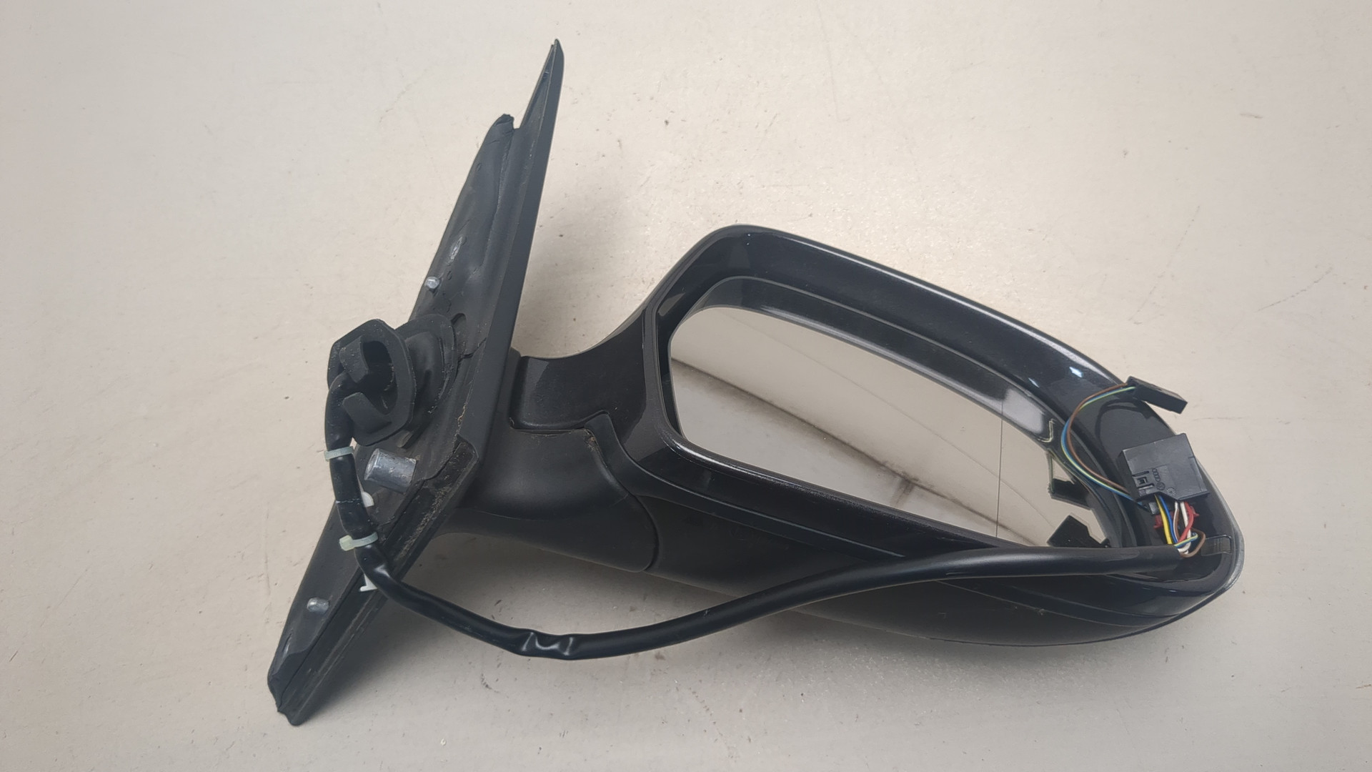 Зеркало правое электрическое