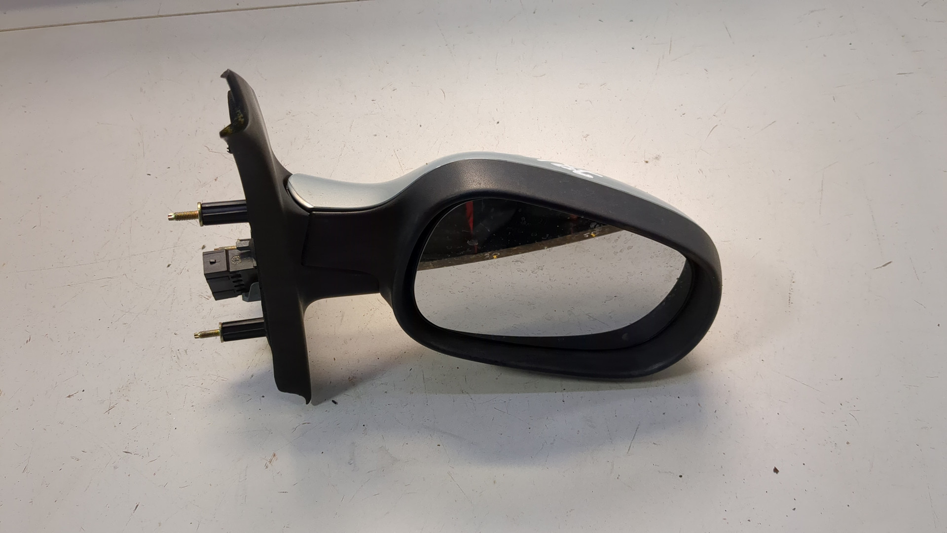 Зеркало правое электрическое