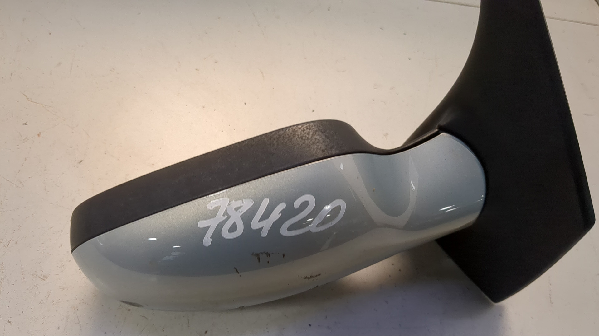 Зеркало правое электрическое