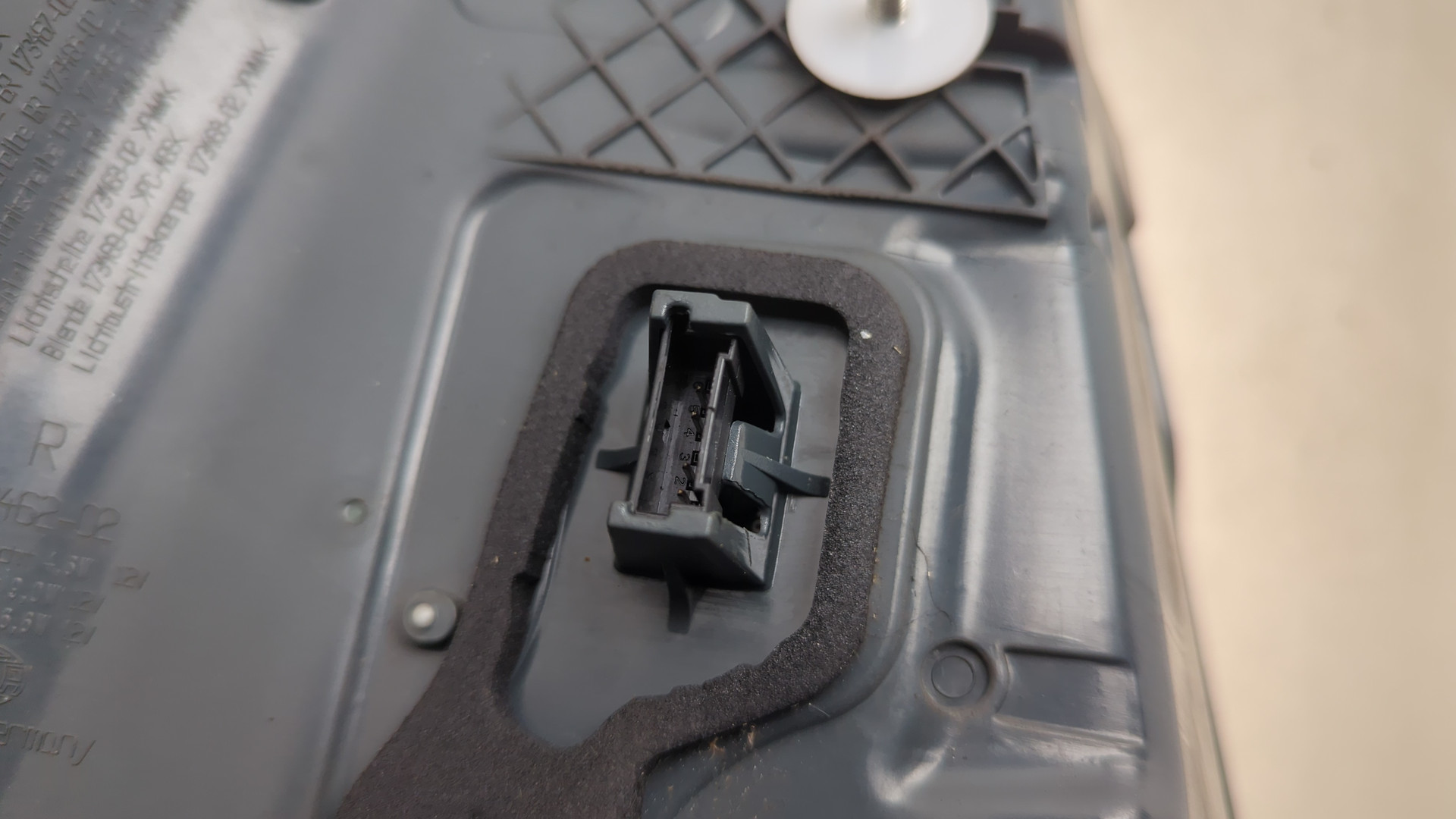 Фонарь задний правый