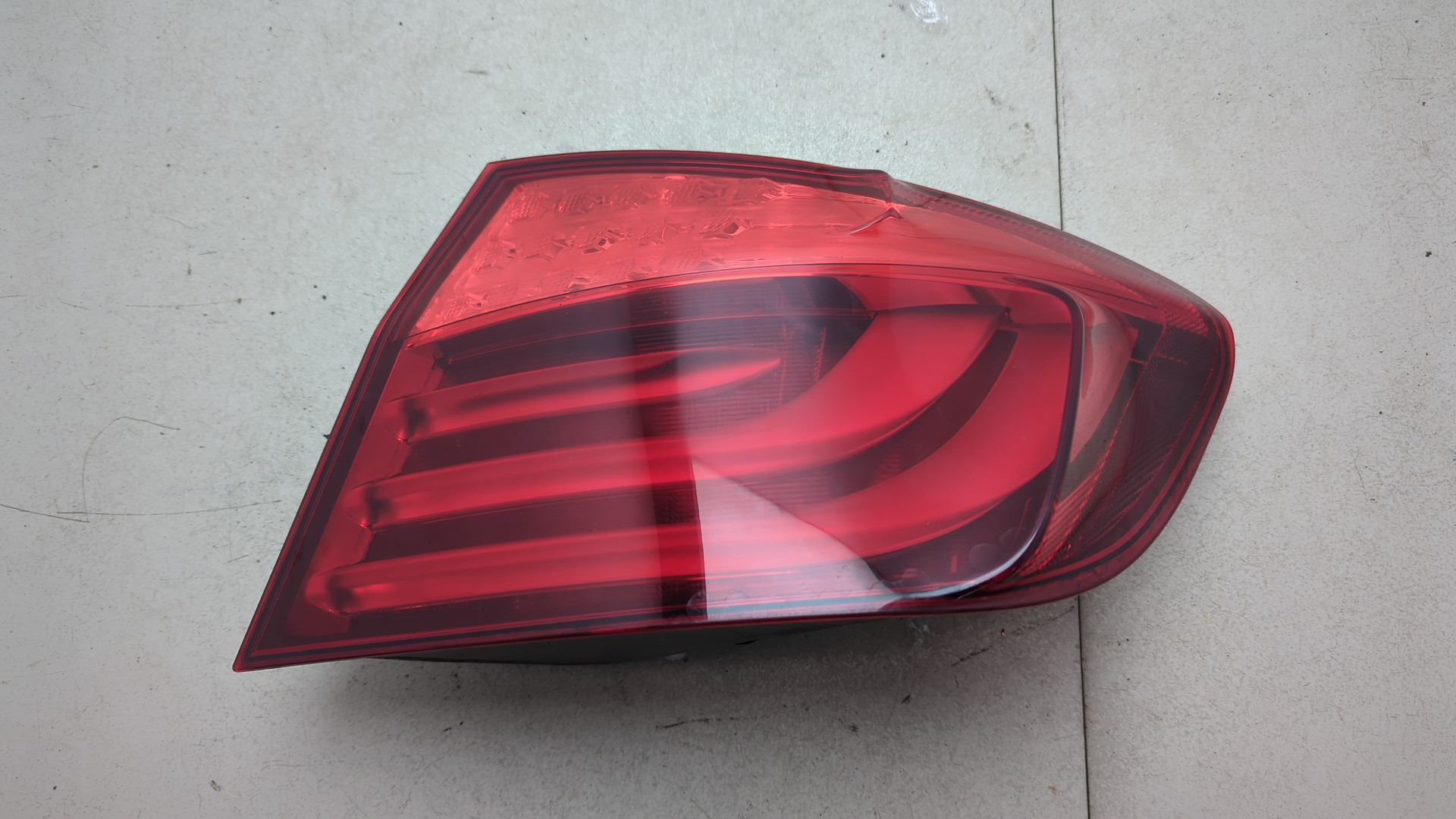 Фонарь задний правый