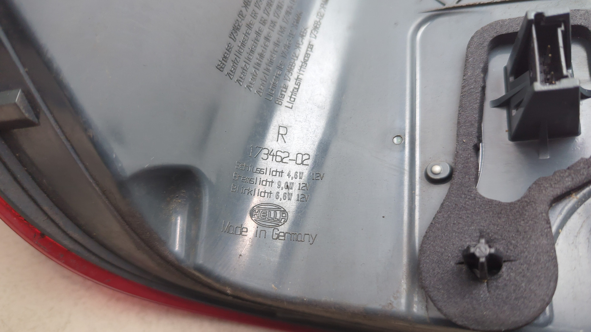 Фонарь задний правый