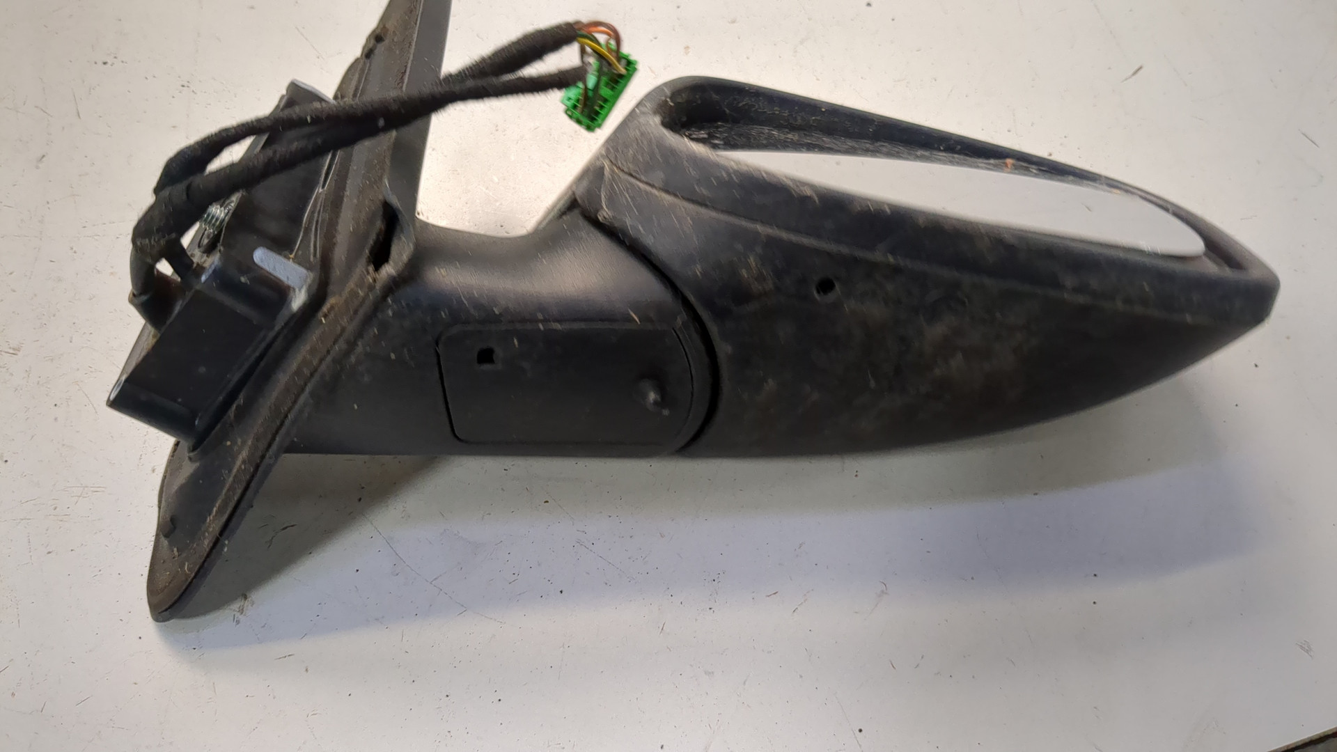 Зеркало правое электрическое