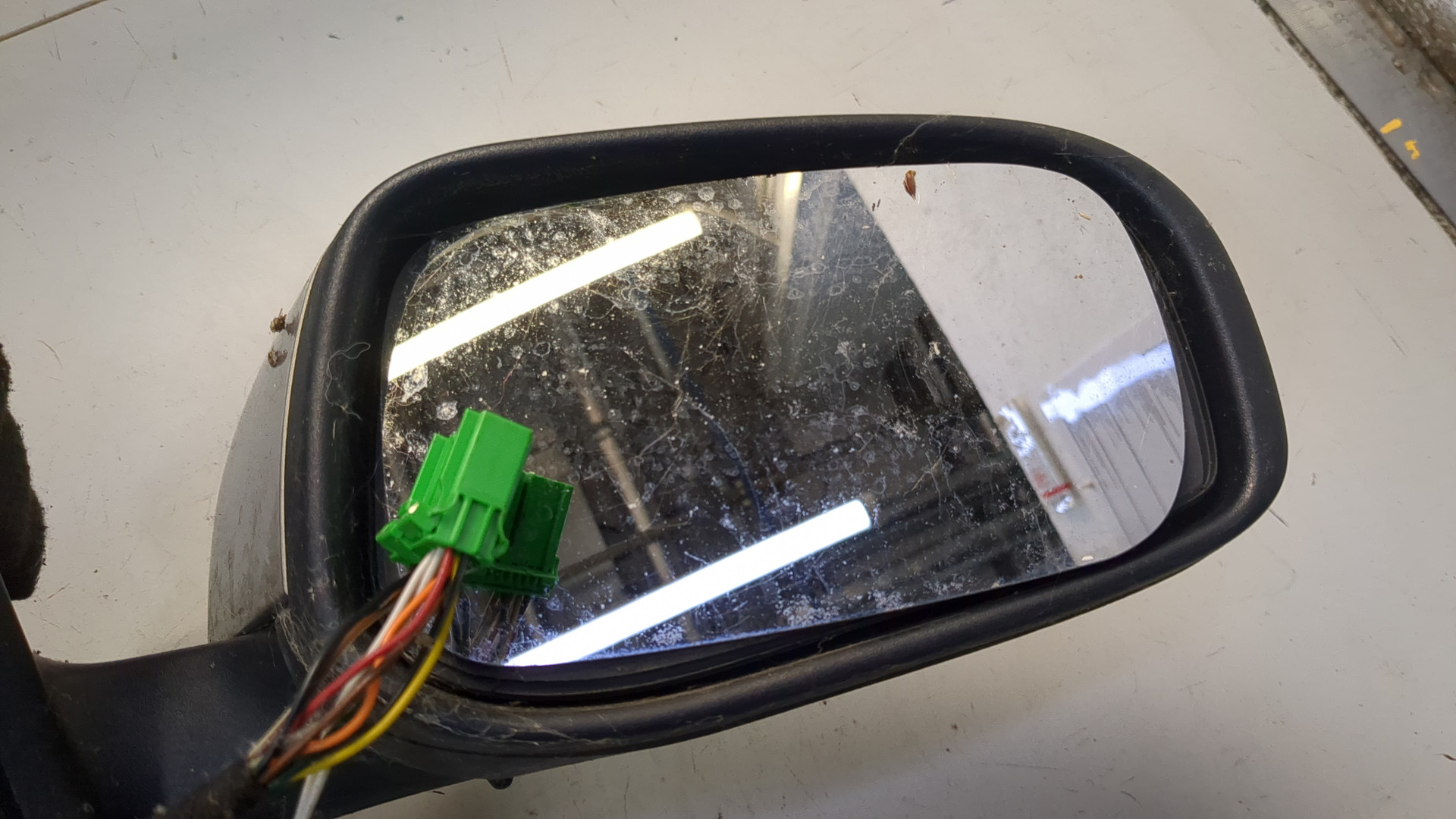 Зеркало правое электрическое