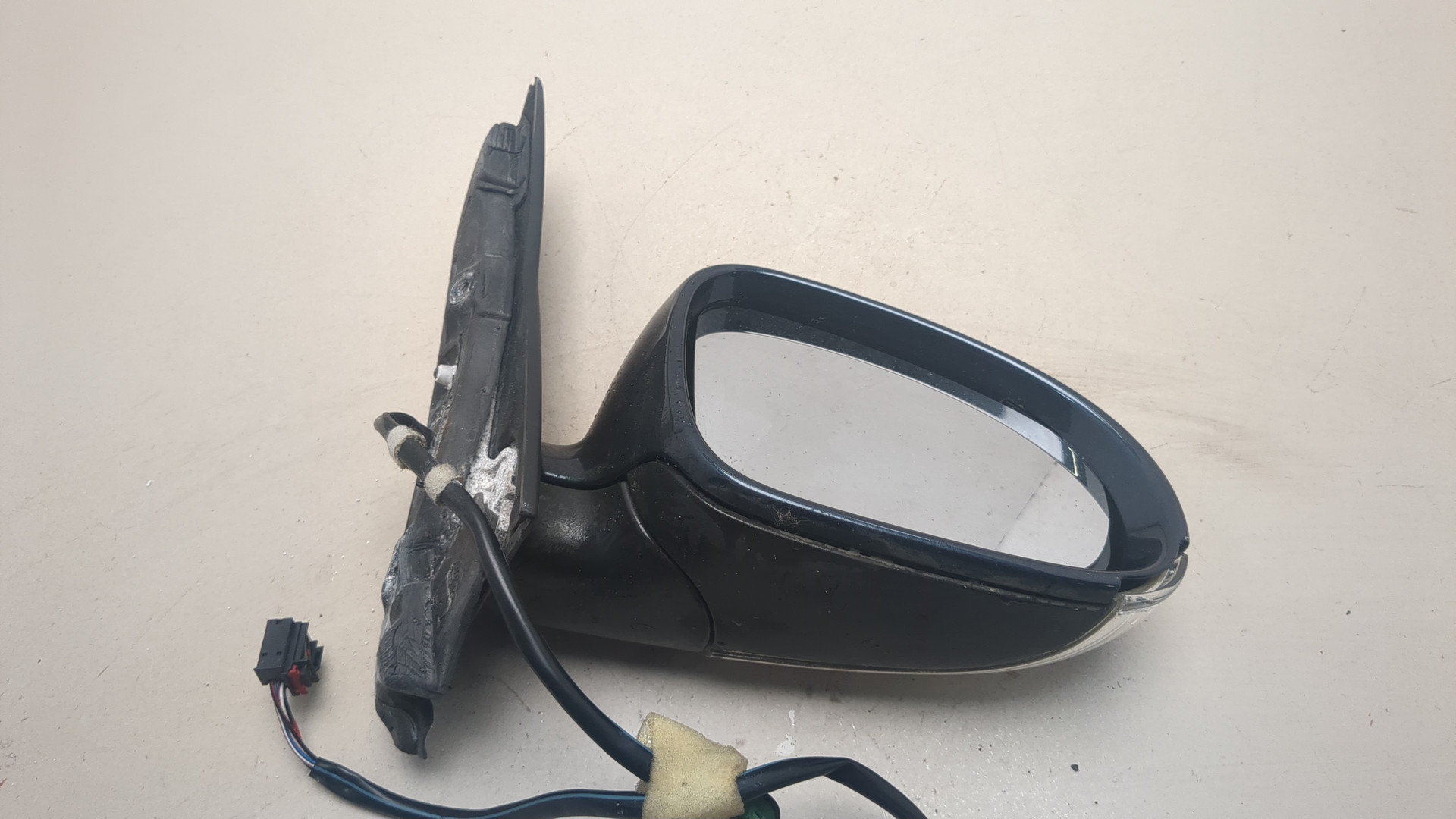 Зеркало правое электрическое