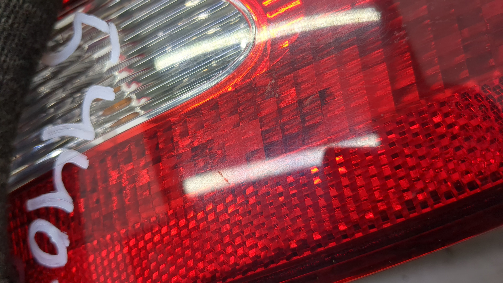 Фонарь задний правый