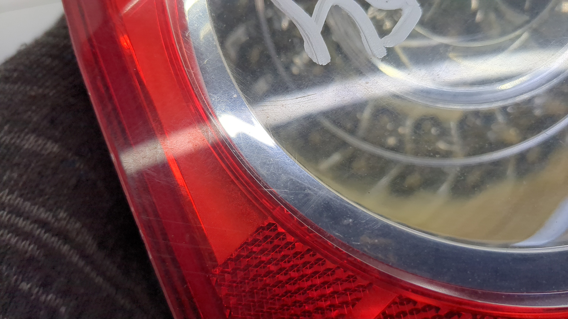 Фонарь задний правый