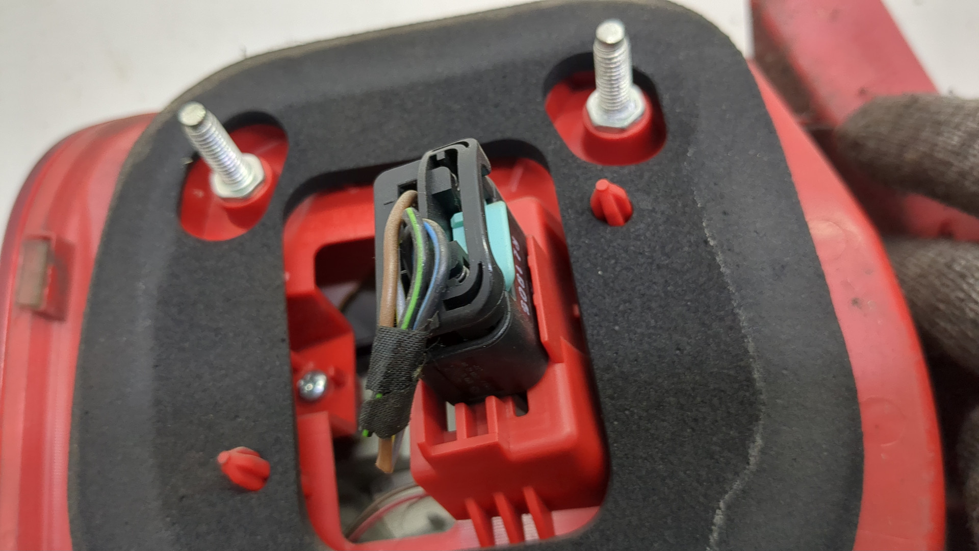 Фонарь задний правый