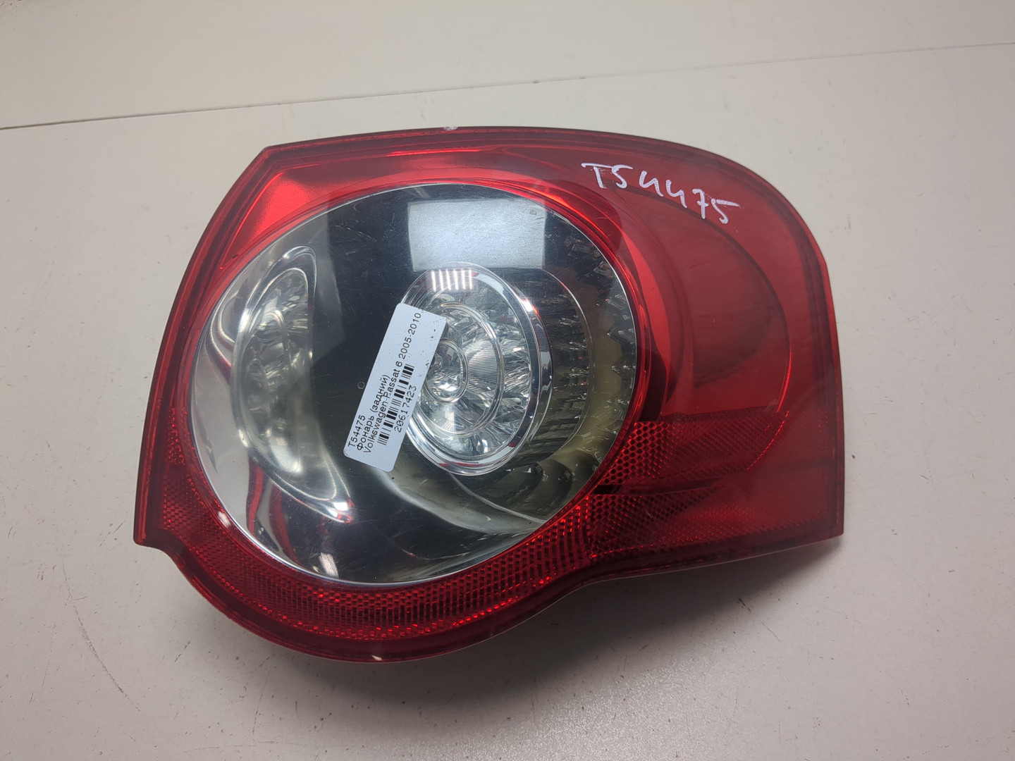 Фонарь задний правый