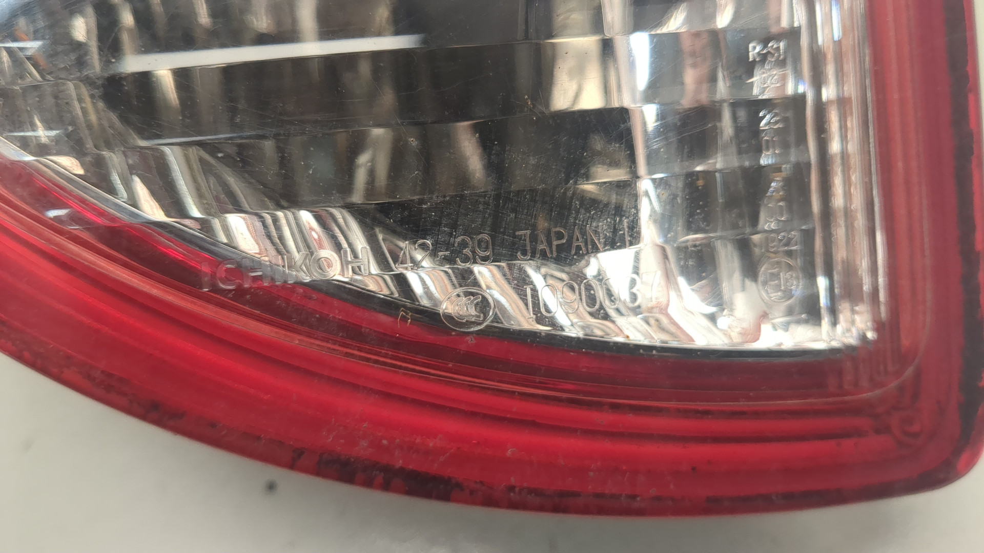 Фонарь задний левый