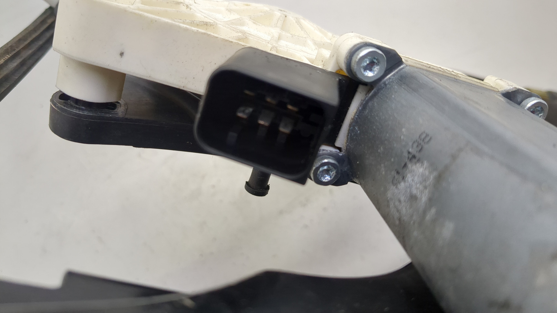 Стеклоподъемник электр. передний правый