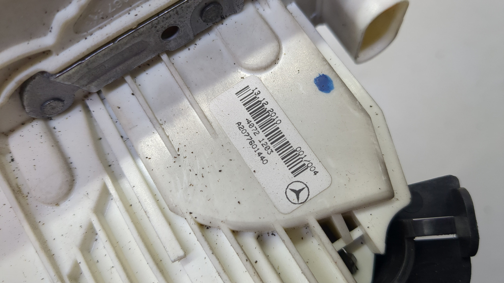 Замок двери передней правой