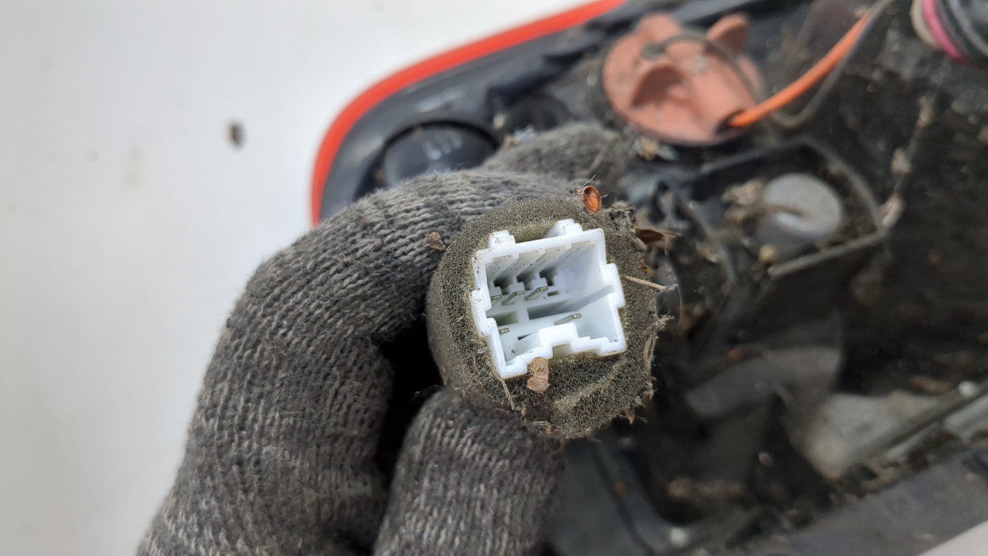 Фонарь задний правый