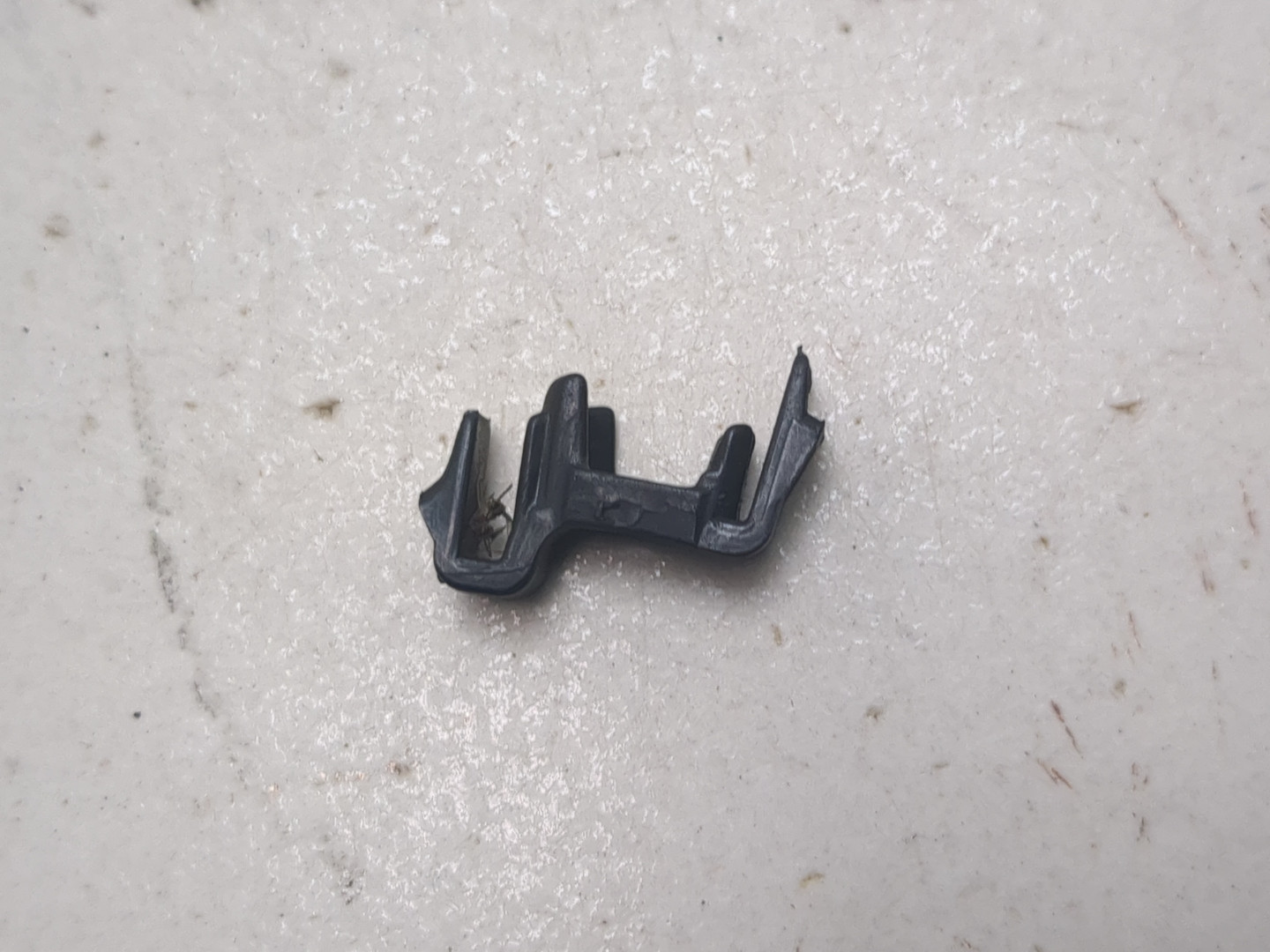 Кронштейн крепления фары