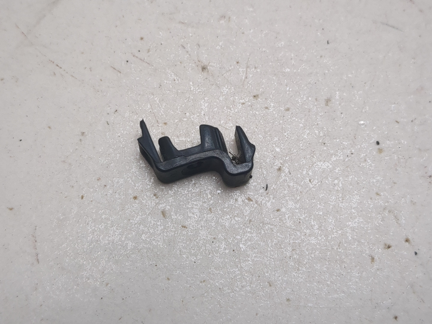 Кронштейн крепления фары