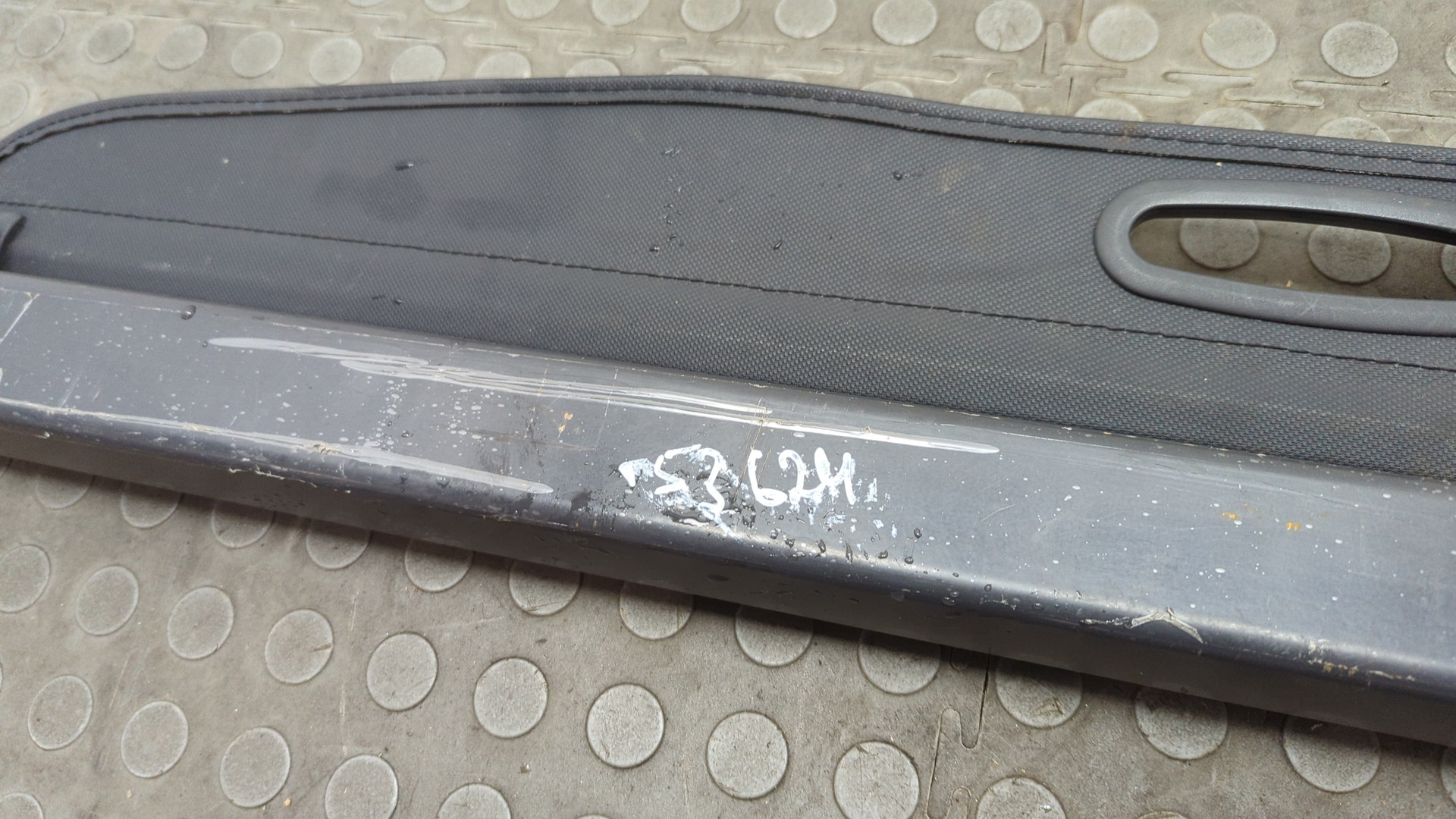 Шторка багажника