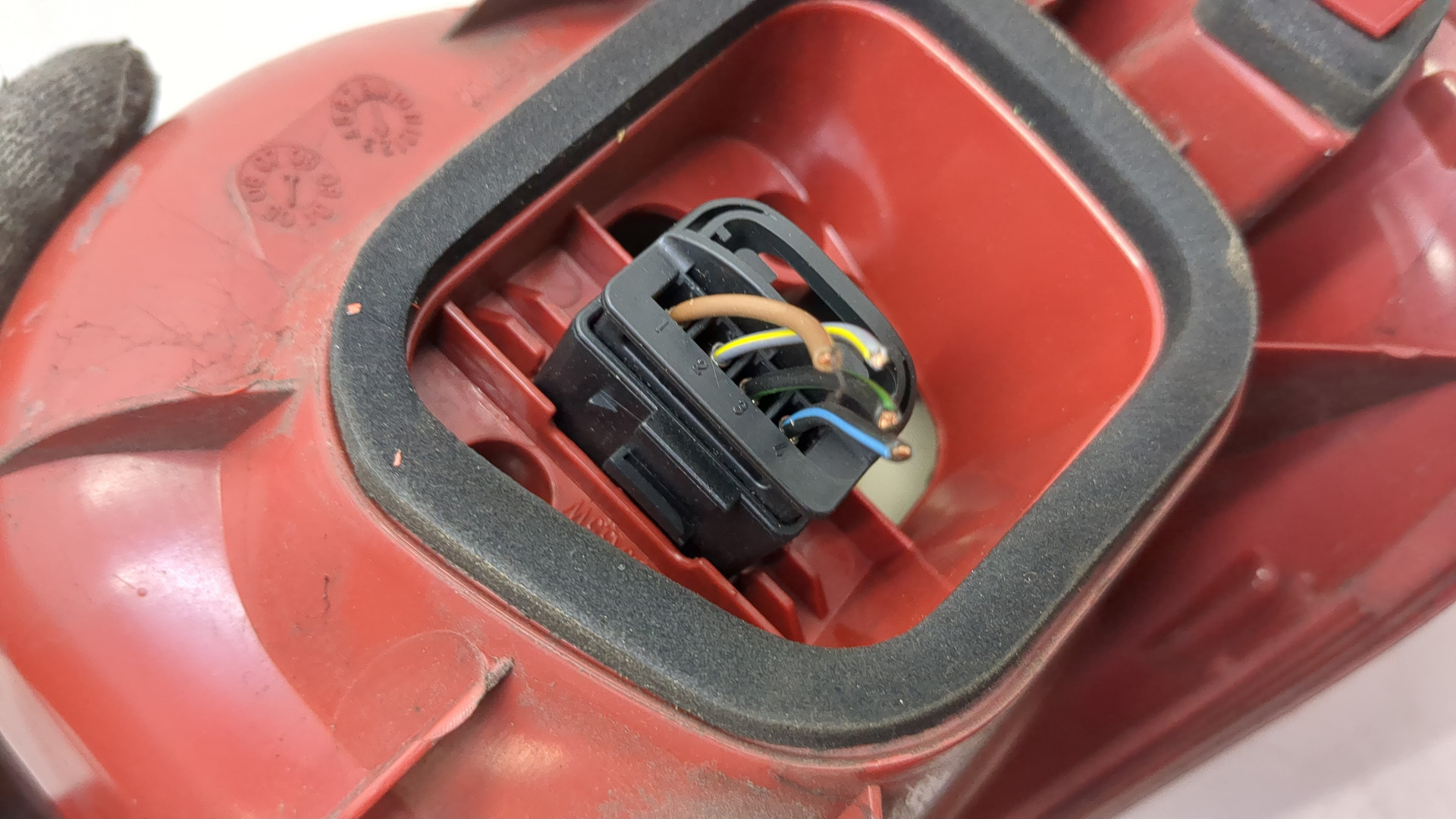 Фонарь задний правый