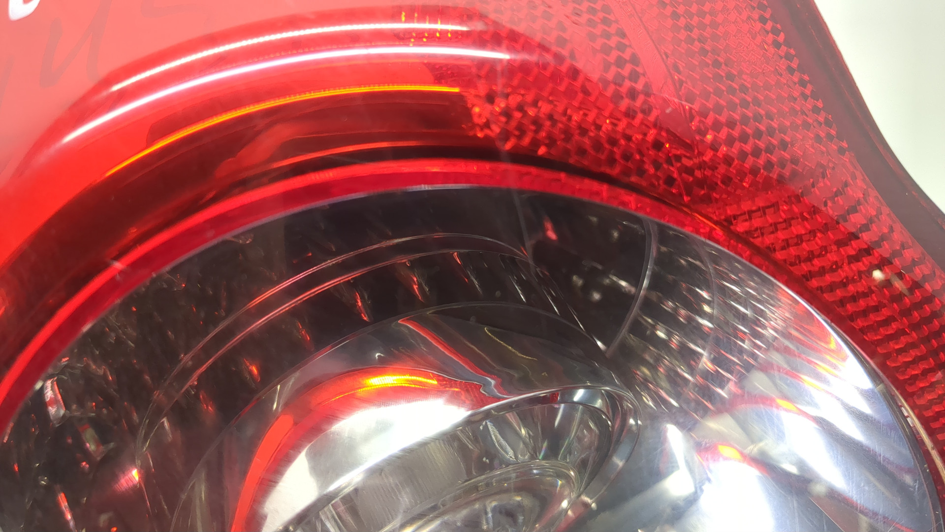 Фонарь задний правый