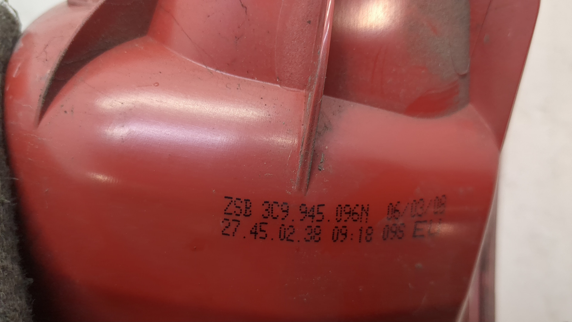 Фонарь задний правый