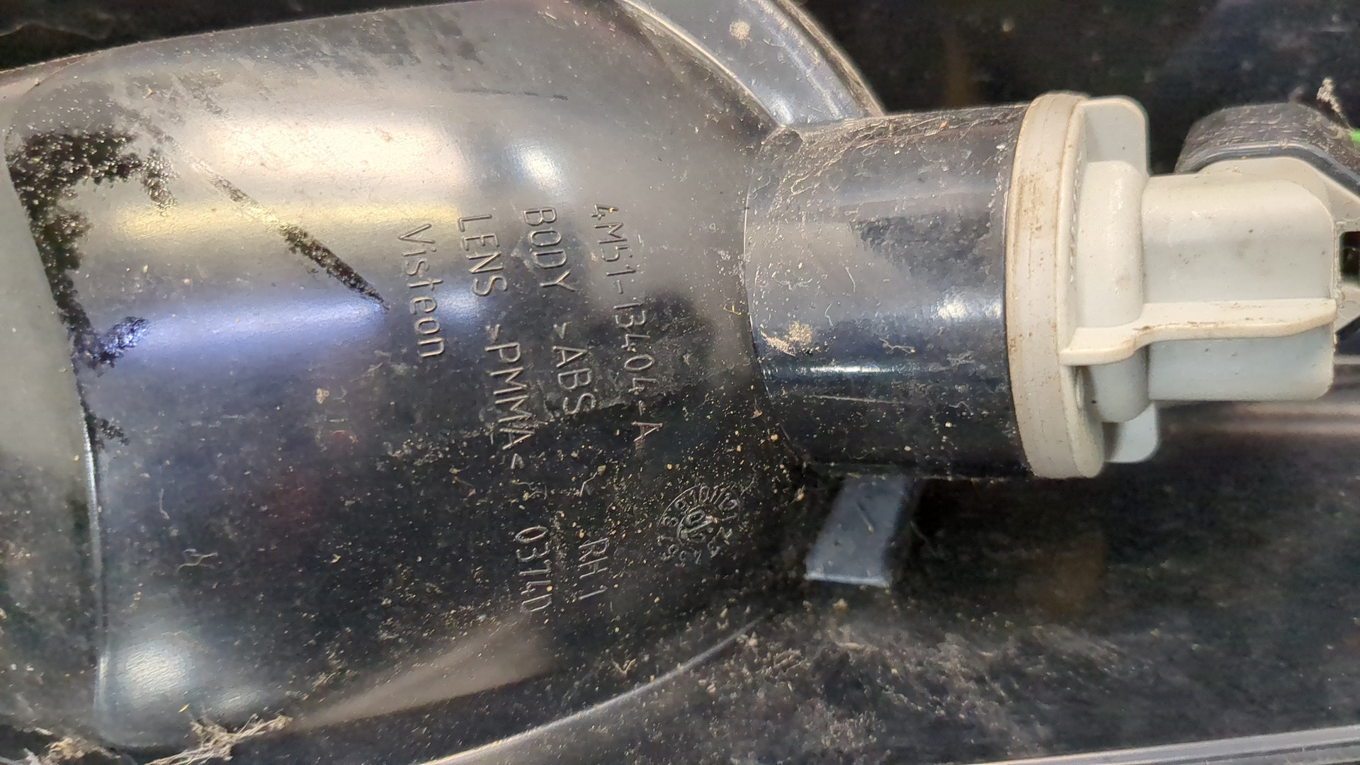 Фонарь задний правый