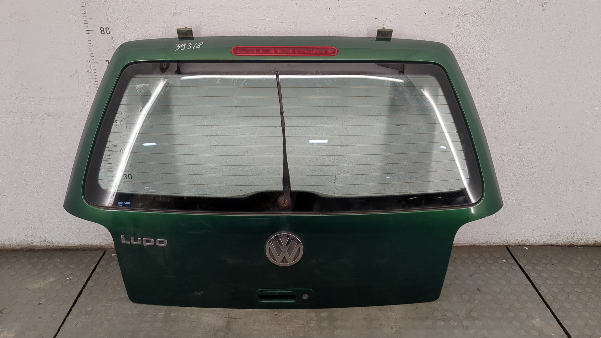 Дверь багажника