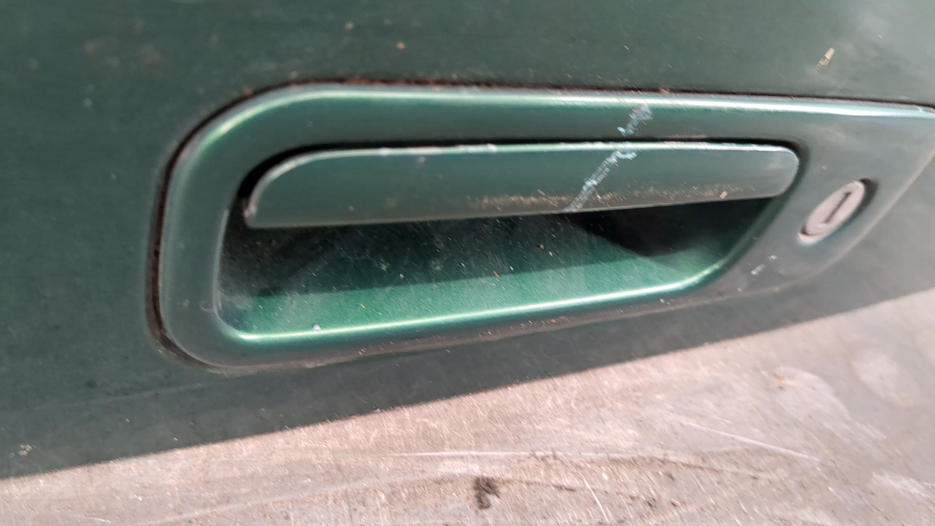 Дверь багажника