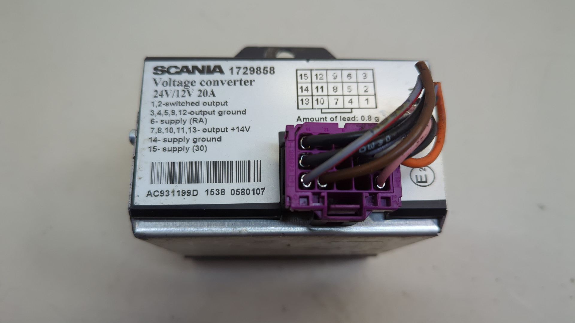 Преобразователь напряжения (адаптер)